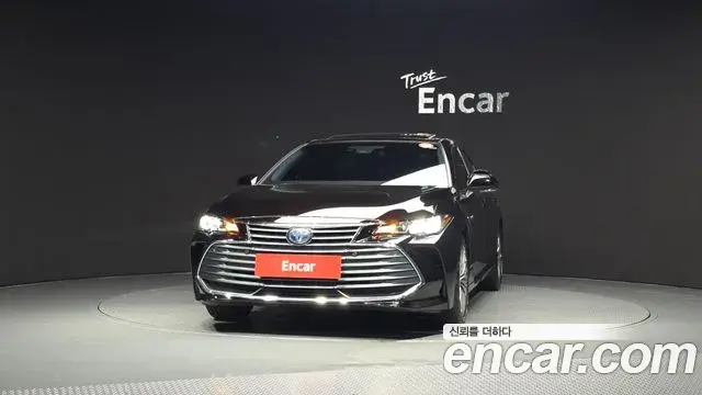 Toyota Avalon 2018 — Photo 3/20