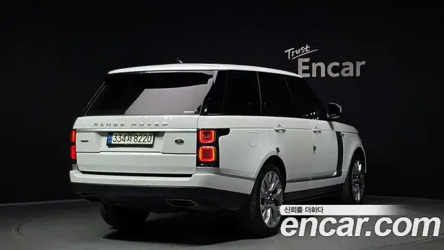 Land Rover Range Rover 2020 — ფოტო 19/20