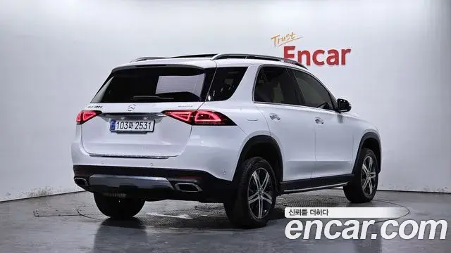 Mercedes-Benz GLE-Class 2020 — Photo 7/20