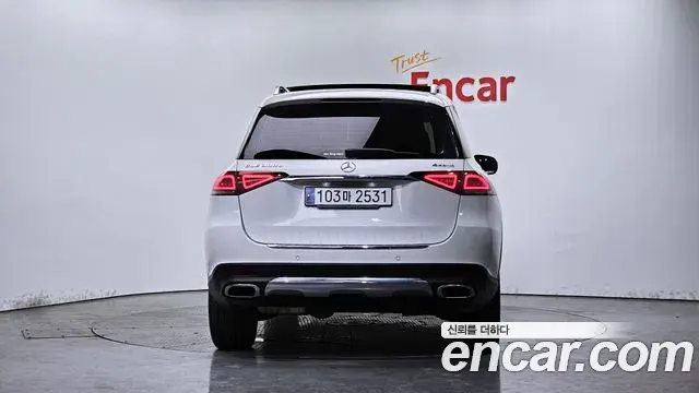 Mercedes-Benz GLE-Class 2020 — Photo 3/20