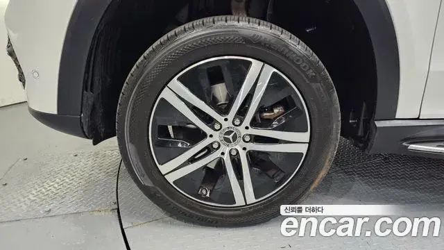 Mercedes-Benz GLE-Class 2020 — Photo 2/20