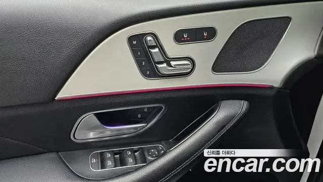Mercedes-Benz GLE-Class 2020 — Photo 15/20