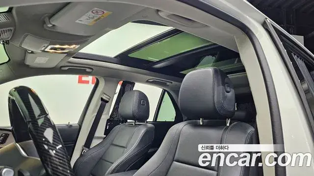 Mercedes-Benz GLE-Class 2020 — Photo 5/20
