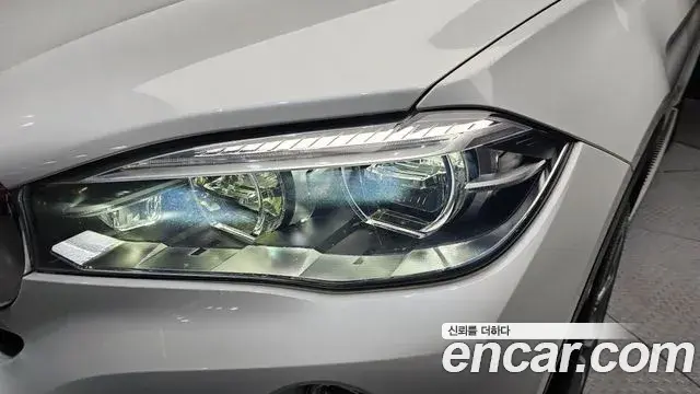 BMW X6 2018 — Şəkil 15/29
