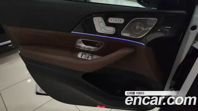 Mercedes-Benz GLE-Class 2025 — Photo 7/20