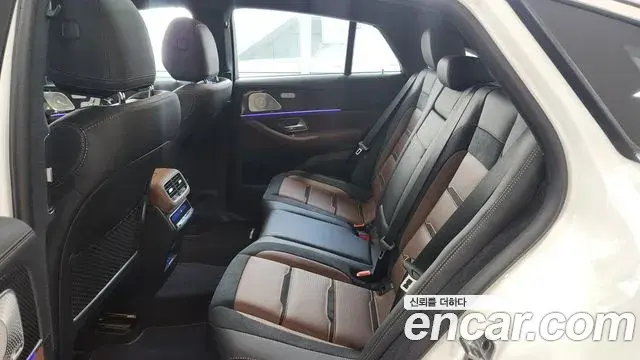 Mercedes-Benz GLE-Class 2025 — Photo 16/20