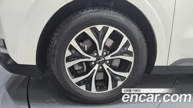 Kia Carnival 2022 — Фото 5/20
