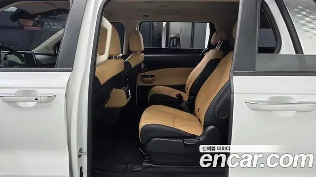 Kia Carnival 2022 — Фото 12/20