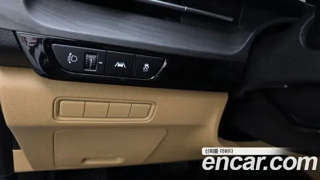 Kia Carnival 2022 — Фото 19/20