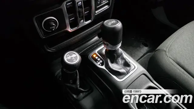 Jeep Wrangler 2020 — Фото 9/20