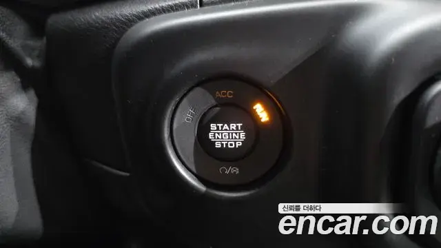 Jeep Wrangler 2020 — Фото 18/20