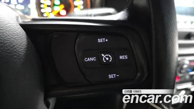 Jeep Wrangler 2020 — Фото 19/20
