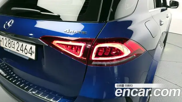Mercedes-Benz GLE-Class 2019 — Şəkil 13/31