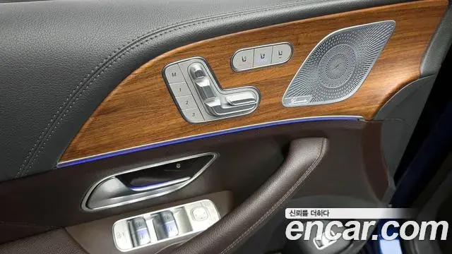 Mercedes-Benz GLE-Class 2019 — Şəkil 24/31