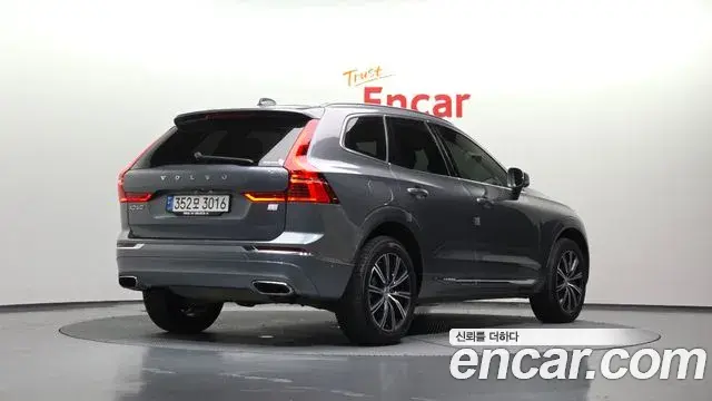 Volvo XC60 2021 — Photo 15/20