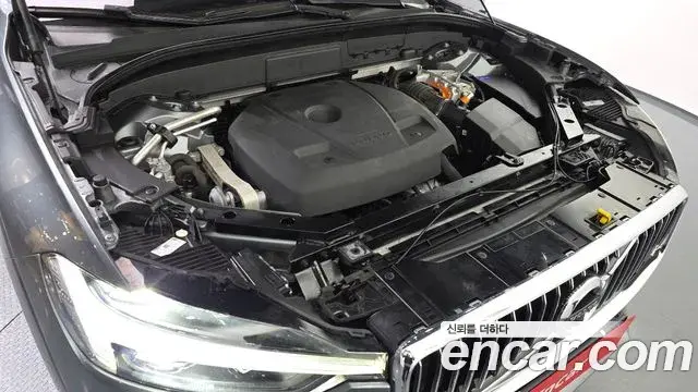 Volvo XC60 2021 — Photo 14/20
