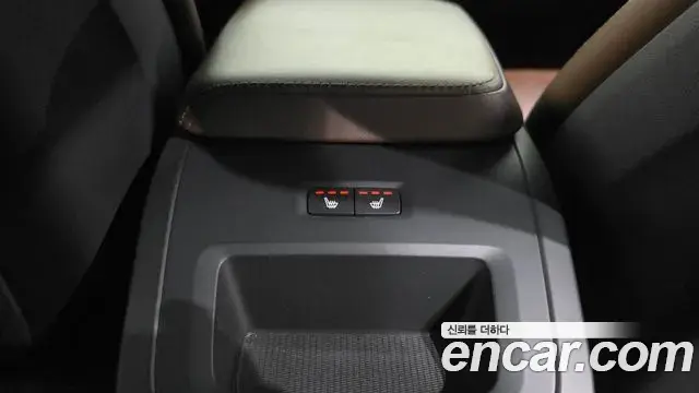 Volvo XC60 2021 — Photo 9/20