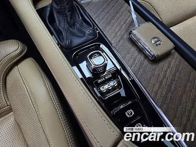 Volvo XC90 2019 — Photo 5/20