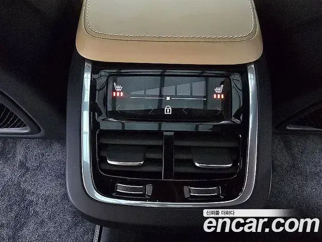 Volvo XC90 2019 — Photo 9/20
