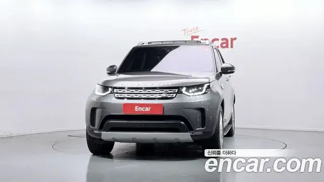 Land Rover Discovery 5 2018 — Photo 12/20
