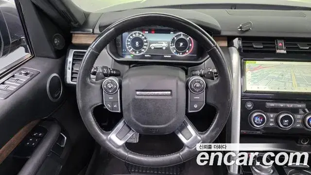 Land Rover Discovery 5 2018 — Photo 15/20