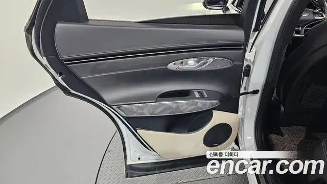 Genesis GV70 2021 — ფოტო 12/41