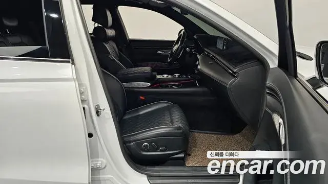Genesis GV70 2021 — ფოტო 17/41