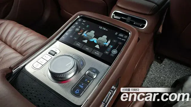 Genesis G90 2023 — ფოტო 8/41