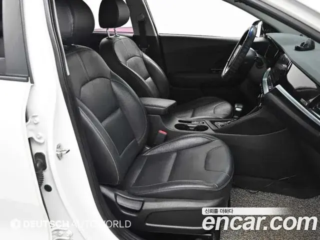 Kia Niro 2019 — Şəkil 12/20