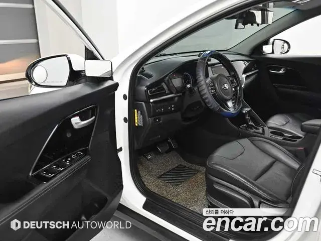 Kia Niro 2019 — Şəkil 19/20