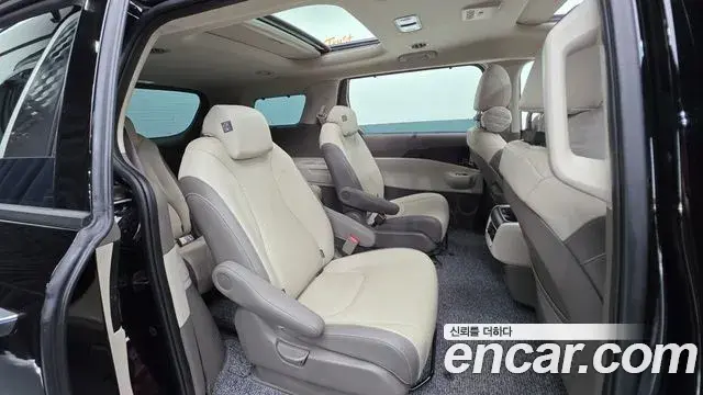 Kia Carnival 2024 — Şəkil 19/20