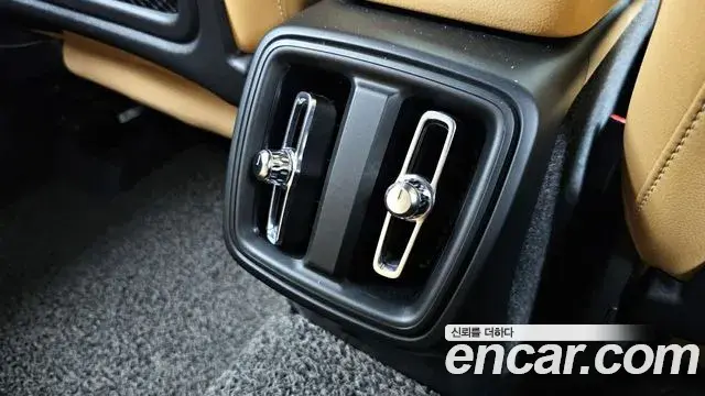 Volvo XC40 2020 — Şəkil 2/37