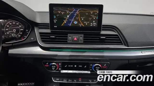 Audi Q5 2020 — ფოტო 27/35