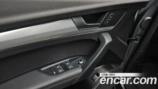 Audi Q5 2020 — ფოტო 15/35