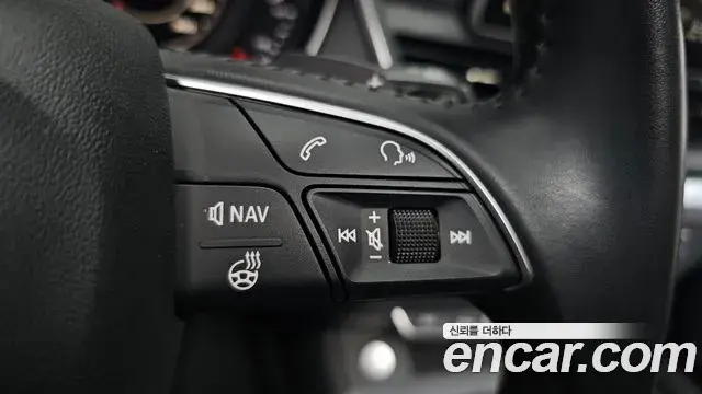 Audi Q5 2020 — ფოტო 33/35