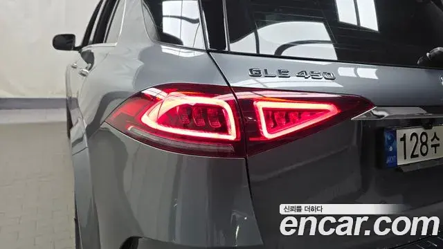 Mercedes-Benz GLE-Class 2021 — ფოტო 22/35