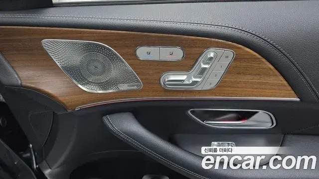 Mercedes-Benz GLE-Class 2021 — ფოტო 20/35
