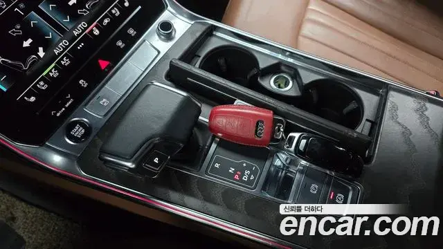 Audi A6 2021 — Şəkil 28/34