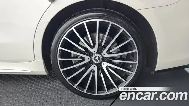 Mercedes-Benz S-Class 2021 — Photo 15/34
