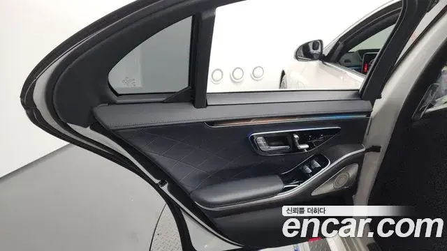 Mercedes-Benz S-Class 2021 — Photo 34/34