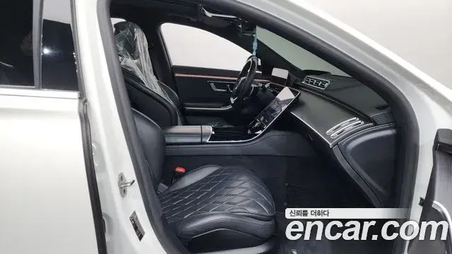 Mercedes-Benz S-Class 2021 — Photo 32/34