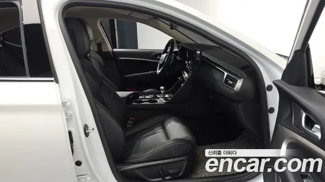 Genesis G70 2023 — ფოტო 30/33