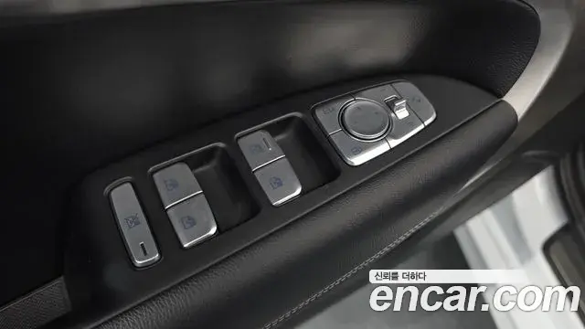 Genesis G70 2023 — ფოტო 21/33