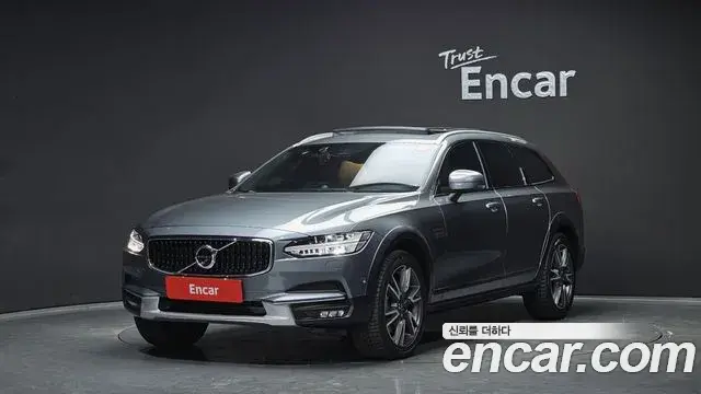 Volvo V90 Cross Country 2018 — Фото 1/20