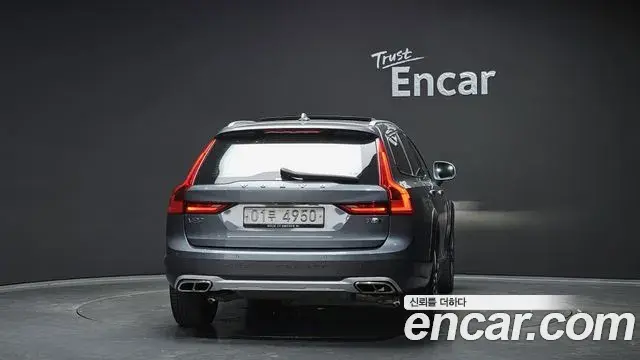 Volvo V90 Cross Country 2018 — Фото 4/20