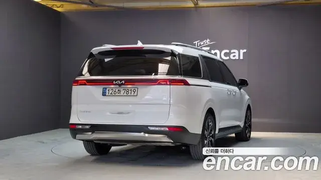 Kia Carnival 2022 — Photo 19/30