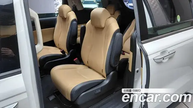 Kia Carnival 2022 — Photo 14/30