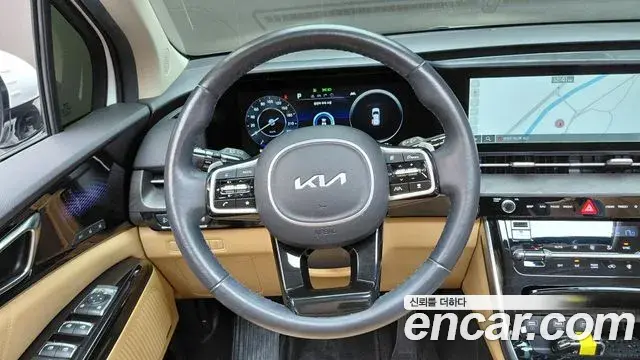 Kia Carnival 2022 — Photo 28/30