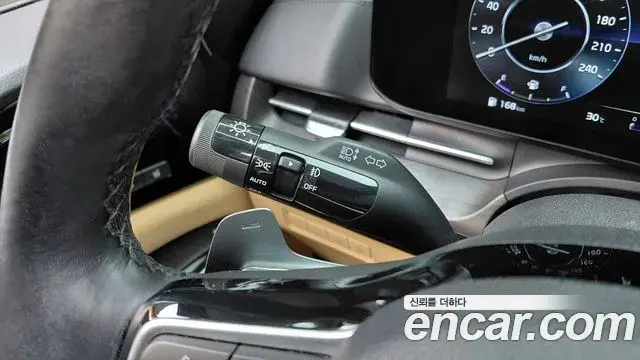 Kia Carnival 2022 — Photo 16/30