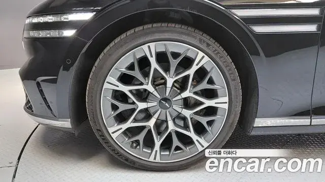 Genesis G90 2023 — Photo 24/35